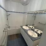 Maison De Plein Centre, 3 Etoiles, A 200m De La Plage, Parking Prive, Wifi Prázdninový dům Royan