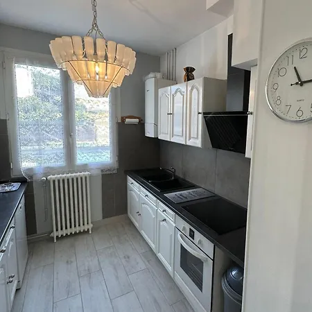 Maison De Plein Centre, 3 Etoiles, A 200m De La Plage, Parking Prive, Wifi Holiday home Royan