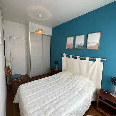 Holiday home Maison De Plein Centre, 3 Etoiles, A 200m De La Plage, Parking Prive, Wifi Royan