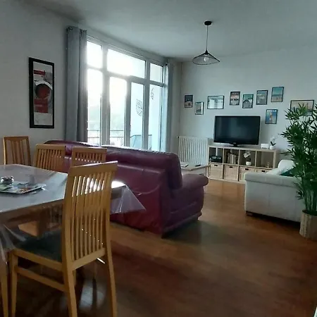 Дом отдыха Maison De Plein Centre, 3 Etoiles, A 200m De La Plage, Parking Prive, Wifi