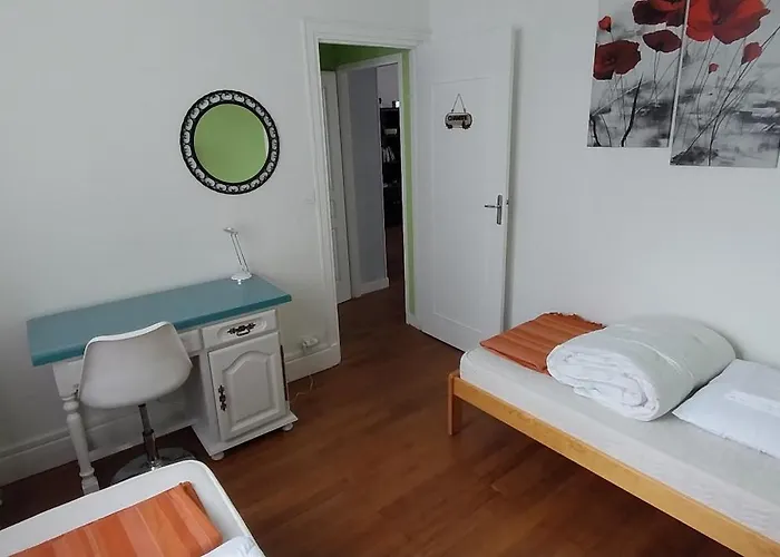 Hébergement de vacances Maison De Plein Centre, 3 étoiles, à 200m De La Plage, Parking Privé, Wifi