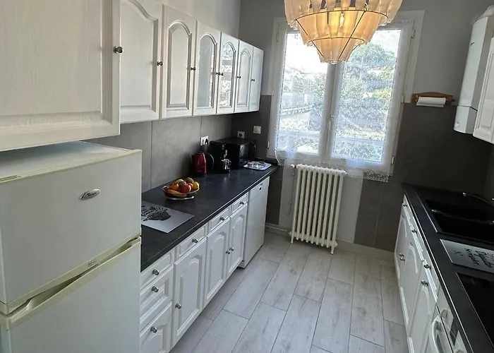 Maison De Plein Centre, 3 étoiles, à 200m De La Plage, Parking Privé, Wifi Royan