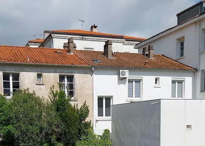 Maison De Plein Centre, 3 étoiles, à 200m De La Plage, Parking Privé, Wifi * Royan